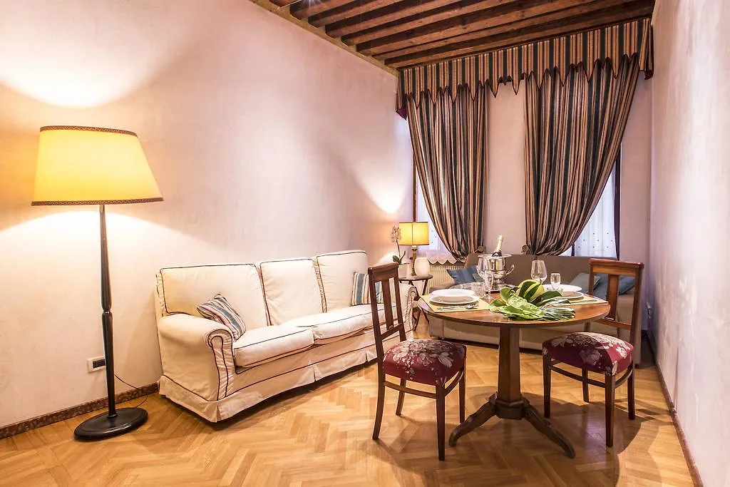 San Marco Boutique Apartment ヴェネツィア 0*,  イタリア